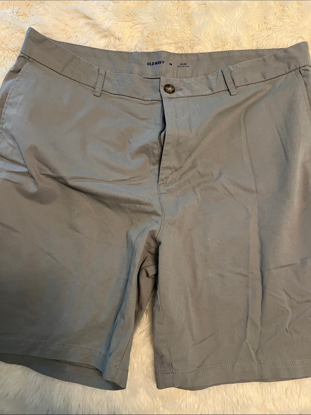 Old Navy Men's Light Gray Flat-Front Shorts size 38